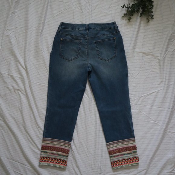 CHICO'S Embellished-Hem Girlfriend Crop Jeans 4 - Picture 12 of 13